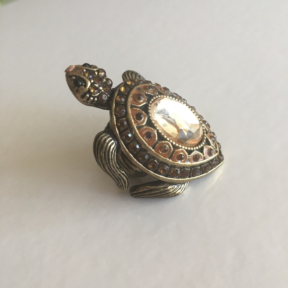 ⭐️ Stretchy bronze colored turtle ring with crystals - Picture 8 of 9